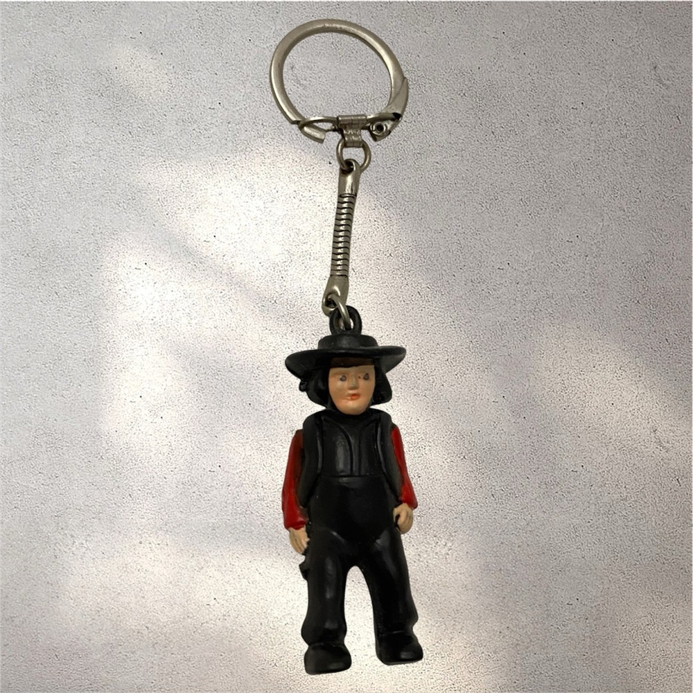 Vtg 80s Quaker Amish Farmer Mennonite Keychain Key Ring Chain Backpack Key Clip